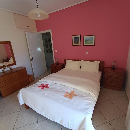 Thalia Apartment In Kalamata, 15' Walk From The City Center And The Beach Eksteriør bilde