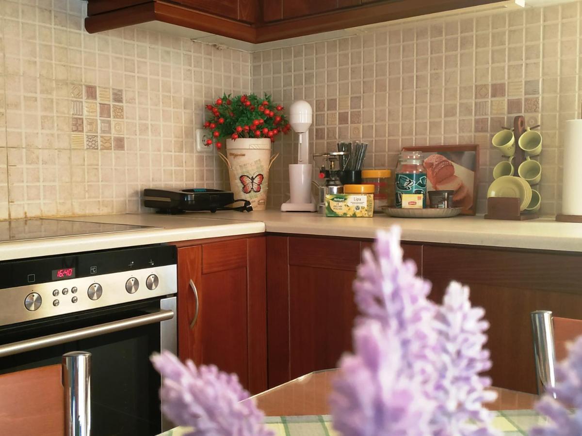 Thalia Apartment In Kalamata, 15' Walk From The City Center And The Beach Eksteriør bilde
