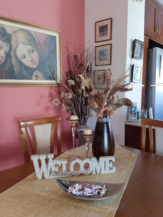 Thalia Apartment In Kalamata, 15' Walk From The City Center And The Beach Eksteriør bilde