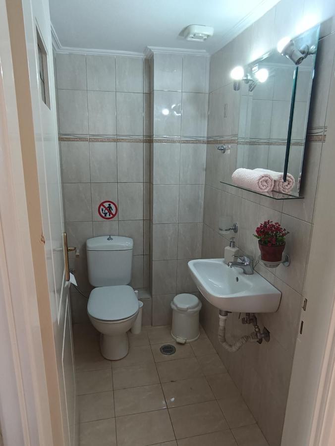 Thalia Apartment In Kalamata, 15' Walk From The City Center And The Beach Eksteriør bilde