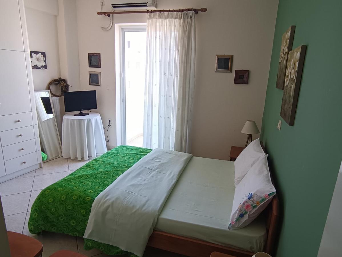 Thalia Apartment In Kalamata, 15' Walk From The City Center And The Beach Eksteriør bilde