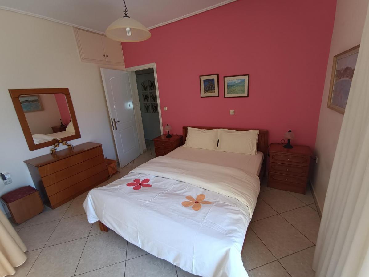 Thalia Apartment In Kalamata, 15' Walk From The City Center And The Beach Eksteriør bilde